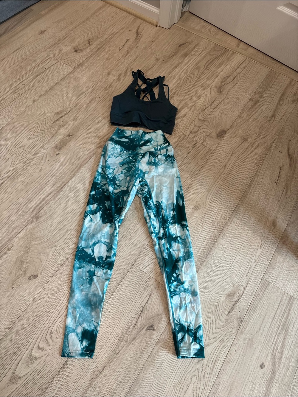 Women’s tie dye workout set